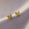 Aretes de acero de titanio de trébol de cuatro hojas con sentido de diseño avanzado, lujo ligero para mujer, diseño nicho, aretes que no se desvanecen, nuevo estilo 2024