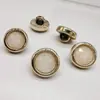 Botões Dourados com Borda e Botão Duplo de Pérola para Mulheres, Botões Redondos de Renda Estilo Chanel com Pedrarias para Camisa, Casaco, Suéter de Plástico