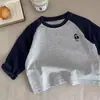 Camiseta de manga larga de algodón puro para niños y niñas, nueva camiseta básica versátil bordada 2026 para niños, adecuada para primavera y otoño