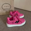 Tênis Nicho para Mulheres Ins Super Popular Estudante Versátil Casual Sapatos Esportivos 2025 Primavera e Outono Novos Sapatos Brancos de Sola Grossa
