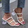 Sandálias de Salto Alto com Tachas e Chinelos Femininos Plus Size Transfronteiriços Sandálias de Cristal Versáteis para o Verão Feminino com Salto Grosso
