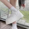 Zapatillas Blancas de Suela Gruesa para Mujer 2026 Primavera/Verano Nuevos Versátiles que Aumentan la Altura Casual Deportivas de Plataforma