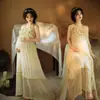 Nuevo Atuendo de Fotografía de Maternidad para Estudios Fotográficos: Vestido Floral de Ensueño con un Ambiente Atmosférico para Madres Embarazadas