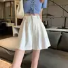 Shorts Branco de Cintura Alta com Pernas Largas Estilo Coreano Emagrecedor Moda Feminina Roupa Externa A- Mostrado Calças Casuais