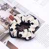 Accesorios para el cabello de celebridad de Internet estilo coreano, anillo para el cabello de intestino grueso estilo pequeño fragante, diadema de alta gama en blanco y negro, sencilla goma para el cabello con bola
