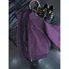 Jaqueta de gola alta canelada desconstruída estilo americano, uma peça moderna e versátil para homens e mulheres, perfeita para primavera e outono, com um visual esportivo cool e casual