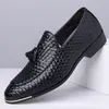 Mocassins com Tassel Tecido Cruzado Masculino Couro Brilhante Slip-on Sapatos Casuais de Negócios Sapatos Formais Comércio Exterior Dropshipping