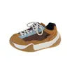 Tênis casuais estilo coreano, leves, com sola grossa, estilo 'dad shoes', para mulheres, novidade verão 2026, cor versátil em blocos, que aumentam a altura