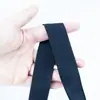 Fabricante de fitas oferece fitas coloridas em preto e branco em estoque, fita de borda externa, 300D criptografada, fita de borda de trama simples, tiras de borda
