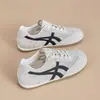 Zapatillas de Malla Alemanas para Mujer Primavera/Verano 2026 Delgadas Transpirables Nuevas Zapatos Blancos de Suela Gruesa para Estudiantes para Combinar con Faldas Zapatillas de Malla de Moda