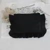 Bolsa de maquillaje con volantes estilo Ins, bolso de mano simple y elegante, bolsa de almacenamiento impermeable de nailon de color liso de gran capacidad