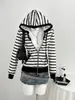 Sudadera con capucha a rayas blancas y negras estilo coreano 2026 para mujer, adelgazante, con cremallera, cárdigan, crop, cintura ceñida, manga larga