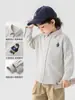 Camisa Derecha Estilo Academia Europea para Niños Otoño 2026 Nuevas Llegadas Ropa para Niños Talla Mediana y Grande Top de Bebé Estilo Primavera y Otoño Tendencia