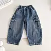 Vale do Vento 2026 Outono Novidades Estilo Japonês Coreano Personalidade Jeans Patchwork Infantil Tendência Cool Meninos Primavera Outono Calças de Trabalho