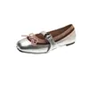 Sapatos Femininos de Bico Raso Estilo Francês 2026 Novos Mary Janes com Laço de Borboleta Estilo Fada Sapatilhas Baixas