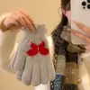 Luvas Quentes de Pelúcia de Borboleta Fofa para Mulheres 2025 Novas Luvas Espessas de Inverno com Tela de Toque para Ciclismo, Proteção contra Frio e Vento