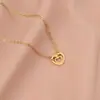 Moda Transfronteiriça Novo Colar Versátil Vazado Coração Estrela Luxo Leve Aço Titânio Não Desbota Corrente Clavícula para Mulheres