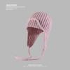 Gorro de lana de punto rosa para otoño e invierno, con cordones y protección para las orejas, para mujer, cálido, combinable con todo, con un pequeño gorro de esquí Lei Feng.