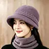 Nuevos estilos de otoño e invierno de gorros de punto cálidos para mujeres de mediana edad y mayores, con forro de pelo de conejo y acolchado extra para mayor calidez.