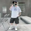 Conjunto de Verano para Niños 2026 Estilo Nuevo para Niños Mayores, Elegante Conjunto de Dos Piezas para Niños con Camiseta de Manga Corta y Shorts, Atuendo de Verano de Moda