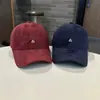 Gorra de Béisbol Cálida de Gamuza Bordada con Personajes Estilo Coreano Simple para Mujer, Sombrero Versátil de Ala Curva para Hombre para Viajes al Aire Libre de Principios de Otoño