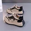 Sapatos Femininos de Salto Alto com Solado Grosso, Versáteis Estilo Coreano Esportivo Casual em Malha, Novos Sapatos "Dad Shoes" de Verão para Mulheres