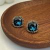 Aretes de botón 2024 nuevos populares de alta gama moda estilo occidental cristal azul diamante cuadrado aguja de plata 925