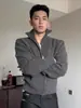 Cardigan Tricô Gola Alta Estilo Retrô Americano Cinza Escuro Masculino Outono Gola Alta Tricô Ombro Direito Jaqueta Curta com Zíper Duplo