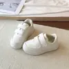 Tenis para niña con estampado de mariposas, cierre de velcro, zapatos blancos para primavera y otoño, suela suave, transpirables, zapatillas deportivas casuales, versátiles