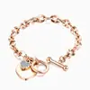 Pulsera de Acero Inoxidable con Forma de Corazón y Cierre de Pinza, Suministro Transfronterizo Europeo y Americano, Joyería Versátil Personalizada, Pulsera de Acero de Titanio de Moda al por Mayor