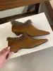 Sapatos Mary Jane Pequenos de Salto Anabela com Bico Apontado Francês para Mulheres 2025 Outono e Inverno Novos Sapatos de Algodão Veludo