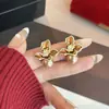 Pendientes de Pétalo Estilo Retro Francés Aguja de Plata con Temperamento Único, Estilo Transfronterizo Europeo y Americano, Moda Año del Caballo, Pendientes de Perla Dulces y Elegantes para Mujer