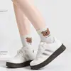 Zapatillas de plataforma versátiles de moda estilo coreano para mujer, colección otoño 2026, populares entre los estudiantes, perfectas para usar en el campus, ir al trabajo y ocasiones casuales, estilo de zapatilla de entrenamiento alemán