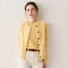 Cárdigan de punto de cachemira Bai Cai Rong, minimalista y elegante, con cuello redondo, colección otoño/invierno 2026, con botones en forma de cuerno y corte holgado