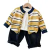 Ropa Infantil Coreana Niños Cárdigan a Rayas Otoño Invierno Ropa Niños Niñas Bebé Bloque de Color Tejido Chaqueta Bordada con Letra