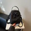 Bolso de Hombro Pequeño de Moda Ins Bolso para Botella de Agua de Deportes al Aire Libre Bolso Pequeño Portátil Mochila Unisex Casual Bolso de Hombro Único Cruzado