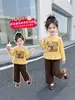Conjunto de Otoño para Niñas 2026 Nueva Moda Dibujos Animados Encaje Camiseta de Manga Larga y Pantalones de Pierna Ancha Ropa de Otoño Moderna para Niños