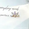 Pendientes de Titanio F-136 Aleación de Titanio Circonia Flor de Loto G23 Titanio Rosca Interna Circonia Labret Piercing Joyería Cabeza