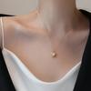 Collar con colgante de estilo nicho de temperamento de amor de Fritillaria, estilo Ins, collar dorado de acero de titanio para mujer, cadena simple para clavícula que combina con todo
