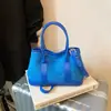 Bolsa de Mão de Luxo Leve de Alto Valor para Mulheres Outono 2026 Nova Bolsa Tote para o Dia a Dia Grande Capacidade Ombro Único Transversal