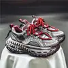 Zapatos de hombre 2026 primavera y otoño nuevos retro modernos de alta gama con bloques de color para estudiantes casuales deportivos que aumentan la altura versátiles zapatos de papá