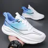 Nuevos Zapatos Deportivos de Malla para Hombre 2026 Primavera Nuevo Estilo Zapatos de Running Transpirables con Suela Suave Zapatos Casuales Ligeros de Moda