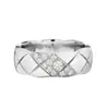 Anillo Coco Chanel con Tachuelas de Diamantes Versión de Alta Gama con Diamantes Diagonales y Patrón Estrellado, Anillo Liso de Banda Ancha y Estrecha, Apilable, Oro Rosa de 18K