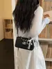 Bolso Pequeño Cuadrado Estilo Coreano Ins para Mujer 2026 Nuevo Modelo Bolso de Hombro con Hebilla de Cierre Estilo Coreano Bolso Cruzado Bolso de Mano Color Sólido para Viajes Cotidianos