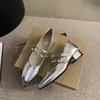 Sapatos Mary Jane estilo francês para mulheres, nova coleção de outono 2026, salto grosso, bico quadrado, corte baixo, estilo delicado, fivela dupla, sapatos pequenos de couro elegantes