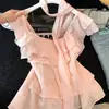 2026 Camisa sin mangas de color liso simple estilo verano con volantes superpuestos de diseño irregular y encaje dulce