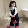 Conjunto de Denim para Niñas Primavera y Otoño 2026 Nuevo Elegante Versión Coreana Conjunto de Tres Piezas de Pantalones Rectos de Primavera para Niños