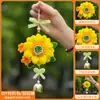 Un ramo de girasoles tejido a mano como regalo ceremonial para los exámenes de ingreso a la preparatoria y la universidad, adecuado para chicos y chicas de 18 años