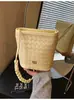 Bolso Cubo Texturizado de Alta Calidad Nuevo Verano 2026 Transfronterizo para Mujer, Bolso de Hombro Cruzado Versátil Casual Simple