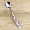 Venta al por mayor de fábrica mango de cerámica de acero inoxidable patrón floral exportación transfronteriza Amazon tamaño pequeño cuchara para remover tenedor de fruta